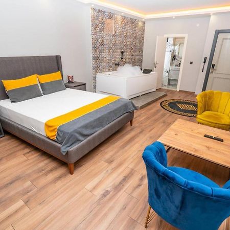 Comfort Inn Suites Истанбул Екстериор снимка