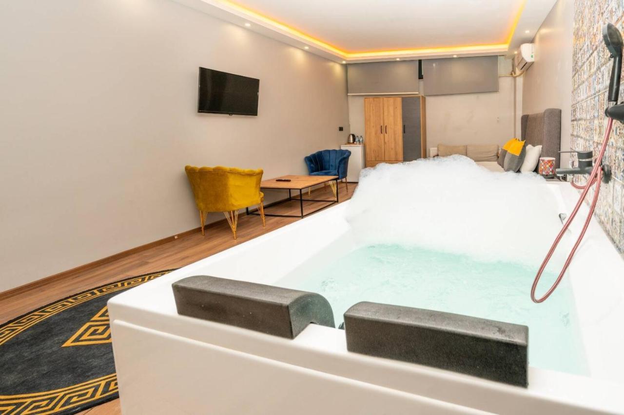 Comfort Inn Suites Истанбул Екстериор снимка